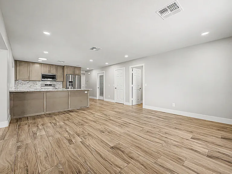 3027 W Tierra Buena Ln — Photo 8