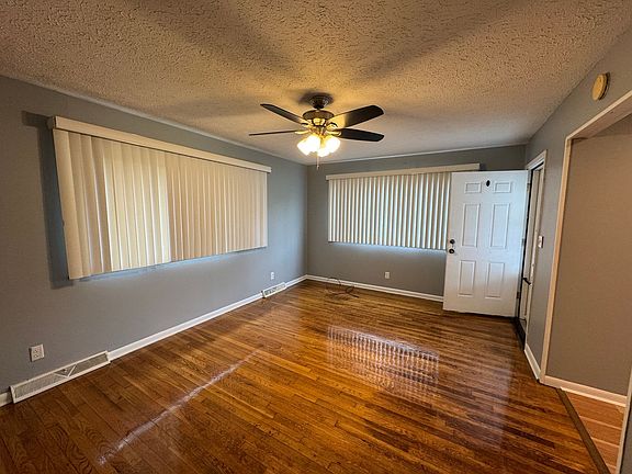 5th image of 3243 W 52nd St