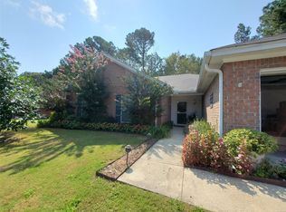 811 Shade Tree Ct, Wetumpka, AL 36092