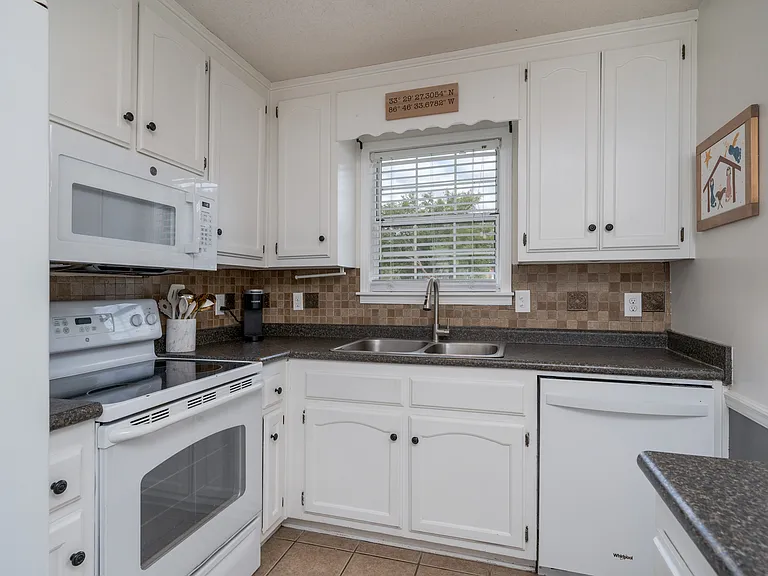 4153 Cypress St — Photo 13