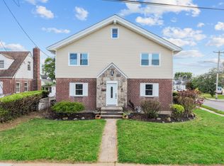 126 Lutz Dr, Valley Stream, NY 11580