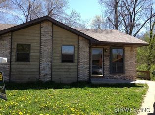 517 Pepperhill Ct, Glen Carbon, IL 62034