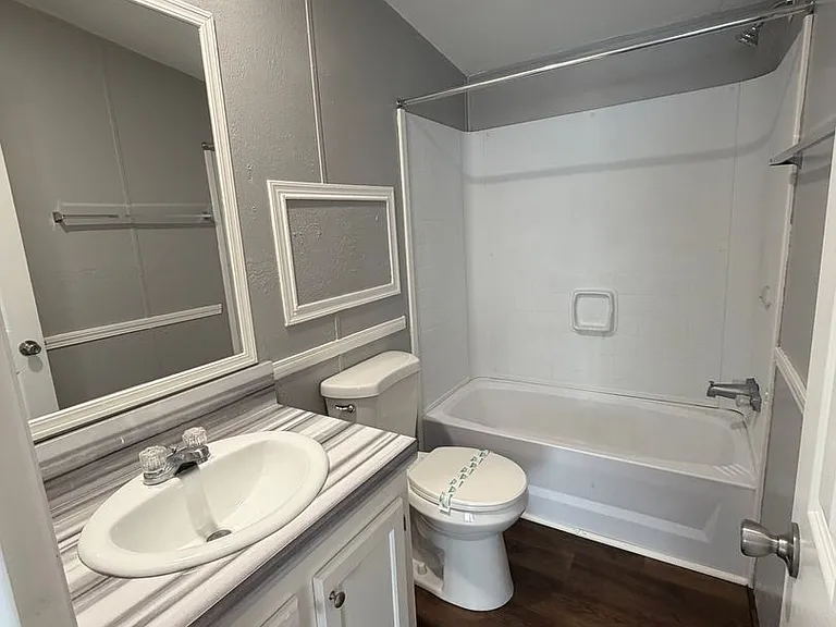 1105 S Rogers St — Photo 26