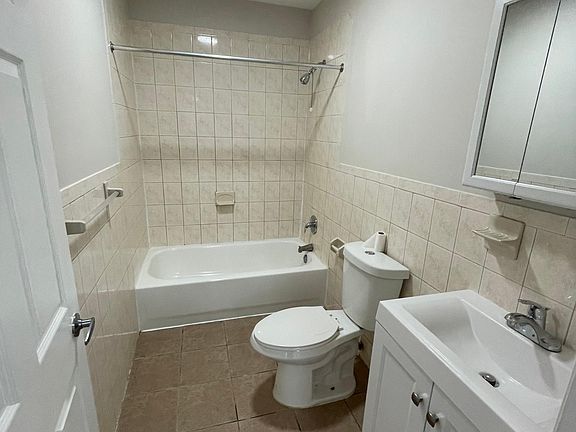 2nd image of 168 N Grove St #2C