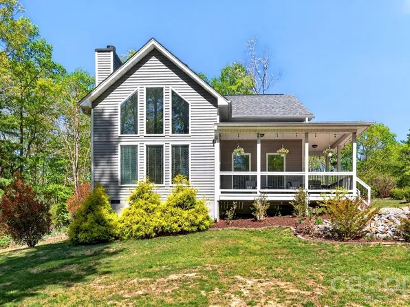 38 Pine Hill Rd, Fairview, NC 28730
