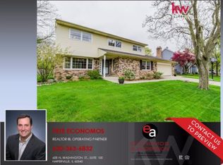 2043 Cromwell Dr, Wheaton, IL