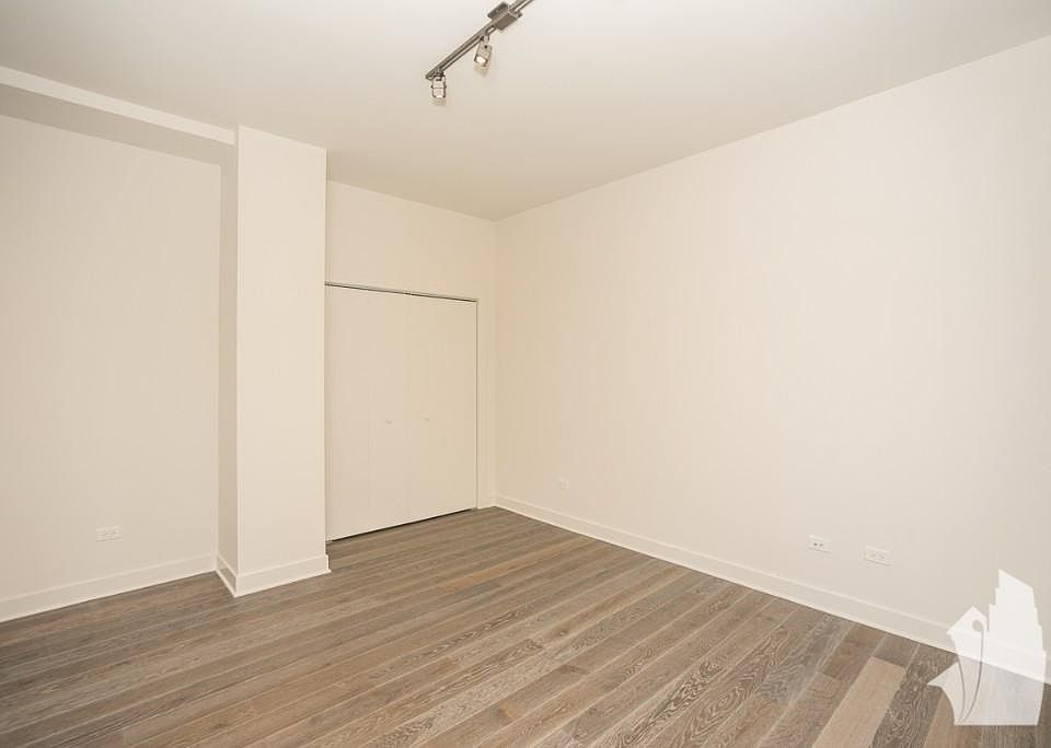 1st image of 858 N Franklin St #1424