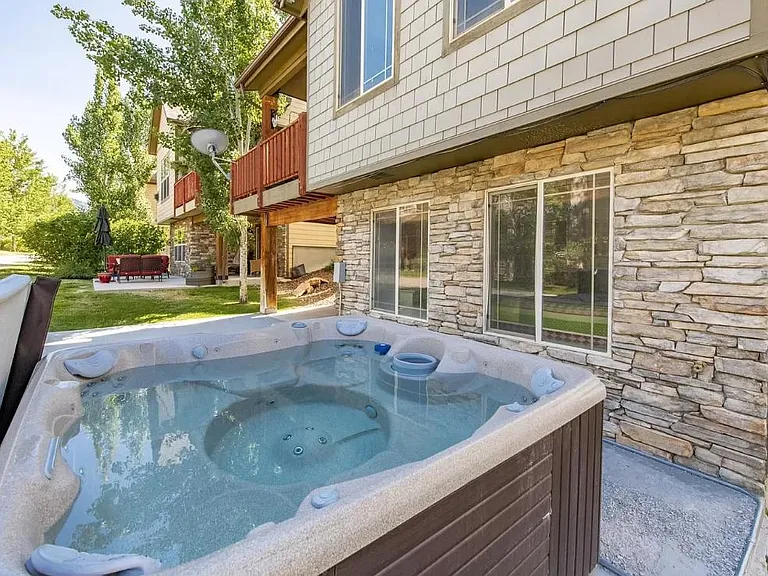 5640 Kodiak Way — Photo 6