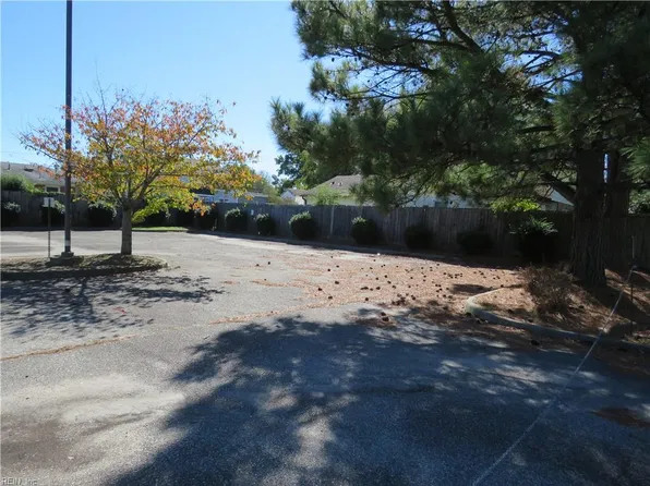 1146 44th St, Newport News, VA 23607