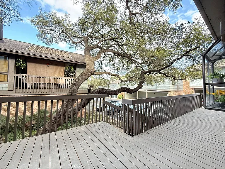 7122 Wood Hollow Dr #106 — Photo 2
