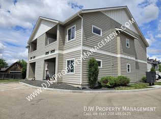 324 NE 3rd St APT C101, Meridian, ID 83642