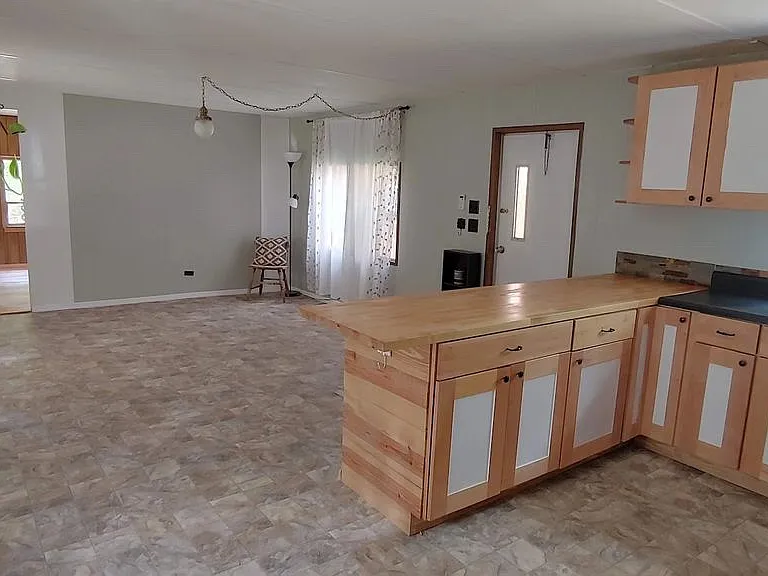 804 NE County Road 234 — Photo 2