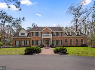 301 Sturtons Ln, Pasadena, MD 21122