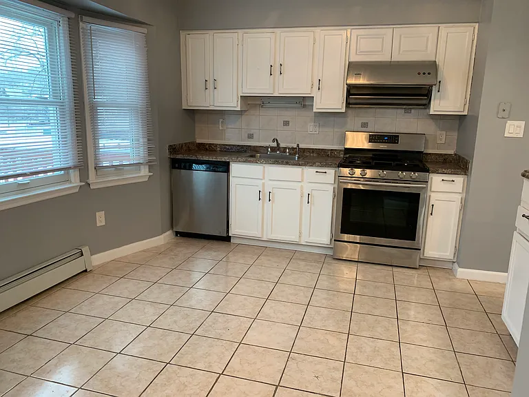 16 Beth Pl — Photo 5