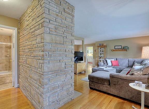 4th image of 3313 NW Oakcrest Dr