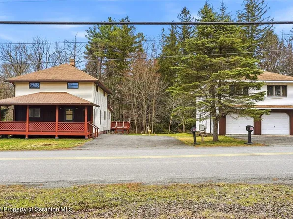 59 Tobyhanna Rd, Gouldsboro, PA 18424