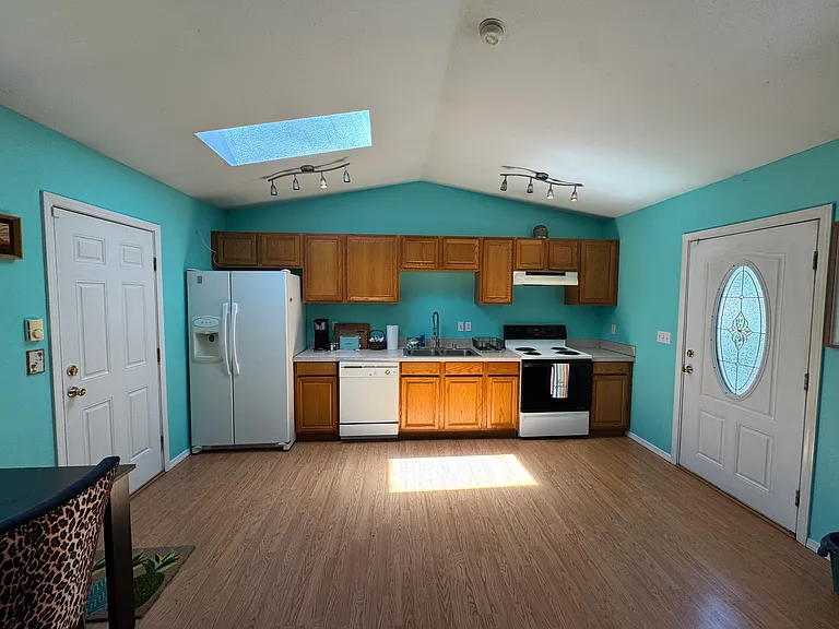 4327 S Bell St — Photo 10