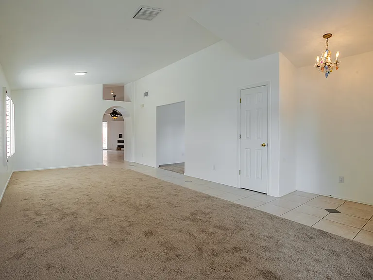 685 W Placita Vega Vis — Photo 31
