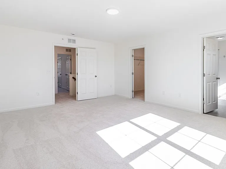 7843 Briarwood Dr — Photo 12