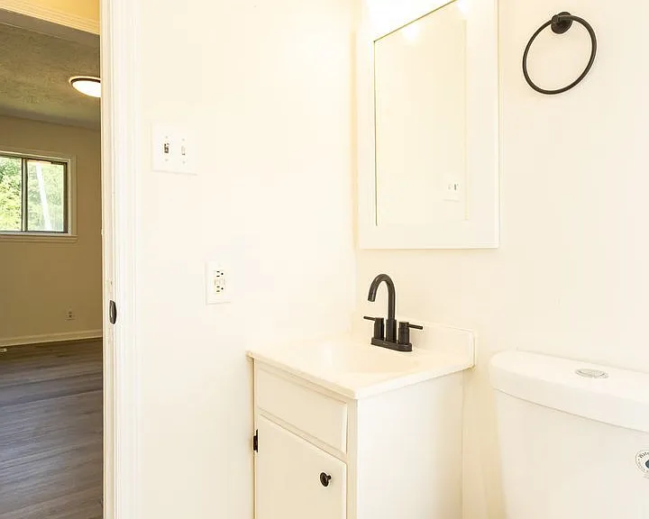 5801 Clover St — Photo 10