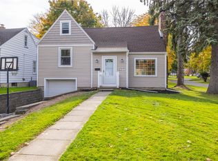 237 Oaklawn Dr, Rochester, NY 14617