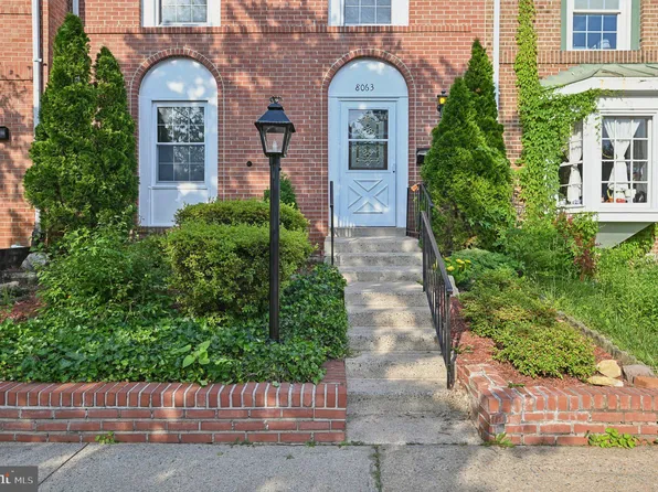 8063 Saint Annes Ct, Alexandria, VA 22309