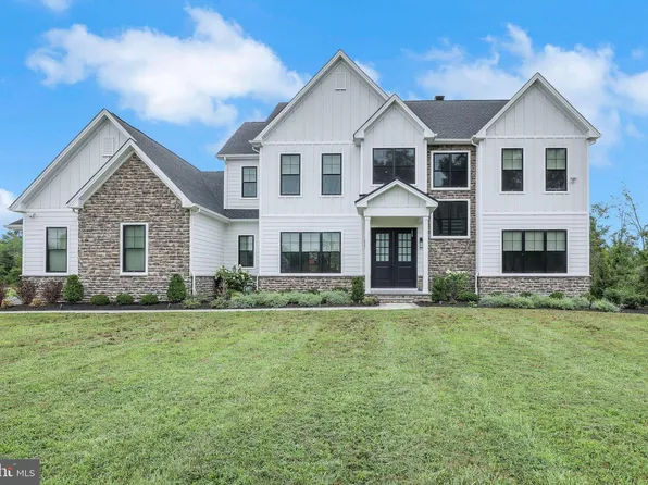 6934 Greene Meadow Ln, New Hope, PA 18938