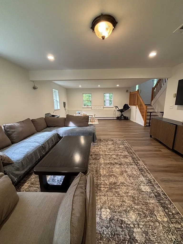 3 bed, 2508 sqft, $5,500 — Photo 2