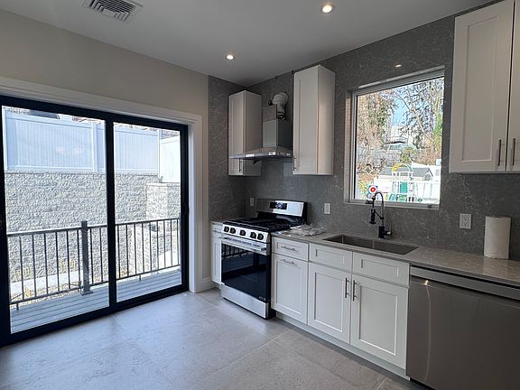 3rd image of 103 Woodland Ave #1
