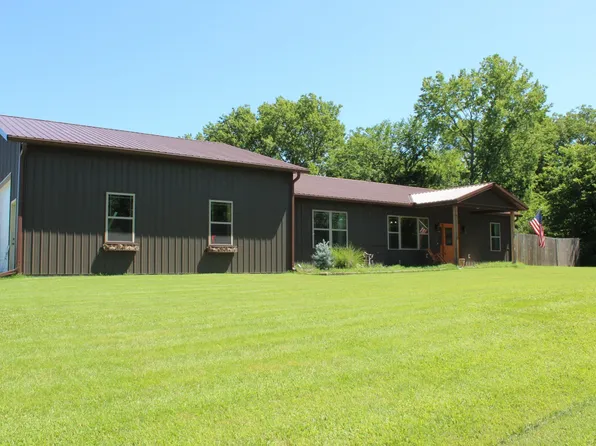 209 E 10th St, Lyndon, KS 66451