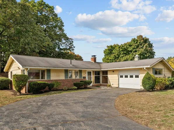 26 Mary Agnes Rd, Framingham, MA 01701