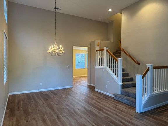 4th image of 5096 Persimmon Dr
