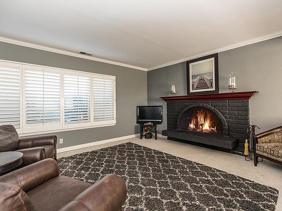 2nd image of 1833 N Calle Petaluma