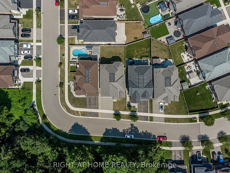 8 Monarch Dr — Photo 44