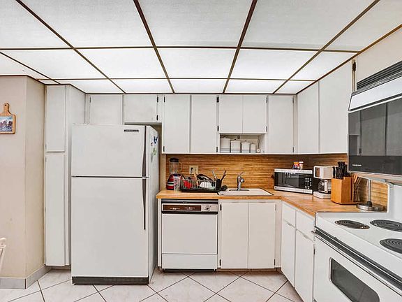 5th image of 3520 Oaks Way APT 205