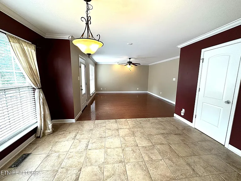 10806 Modesto Ln — Photo 6