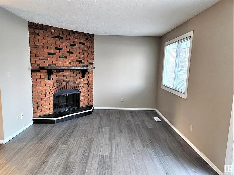 3 bed, 2.0 bath, 1700 sqft, $1,750 — Photo 3