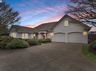 2121 Lakeview Dr, Eugene, OR 97408