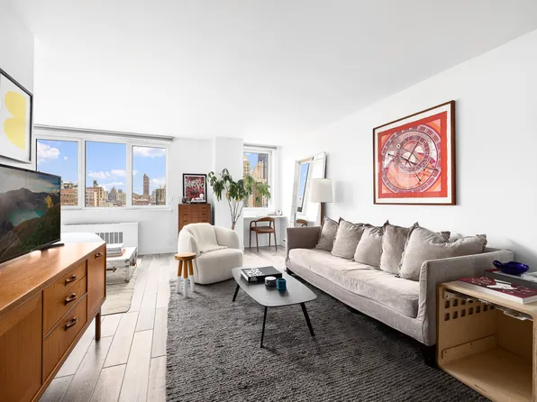 45 West 67th Street image 1 of 6