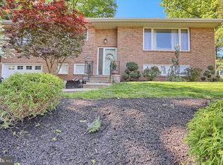 136 Hillside Dr, Reading, PA 19607