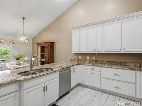 191 Park Place Dr, Kaiser, MO 65047