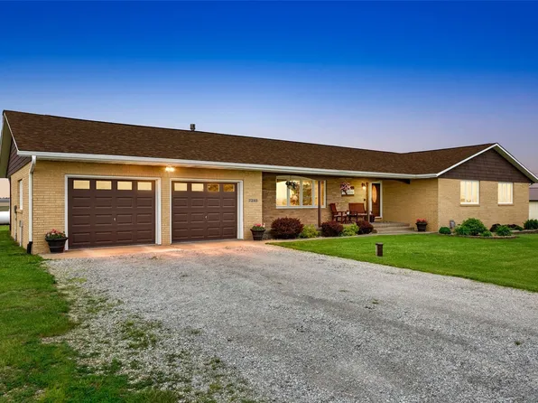 7249 Benton Linn Rd, Cedar Rapids, IA 52404