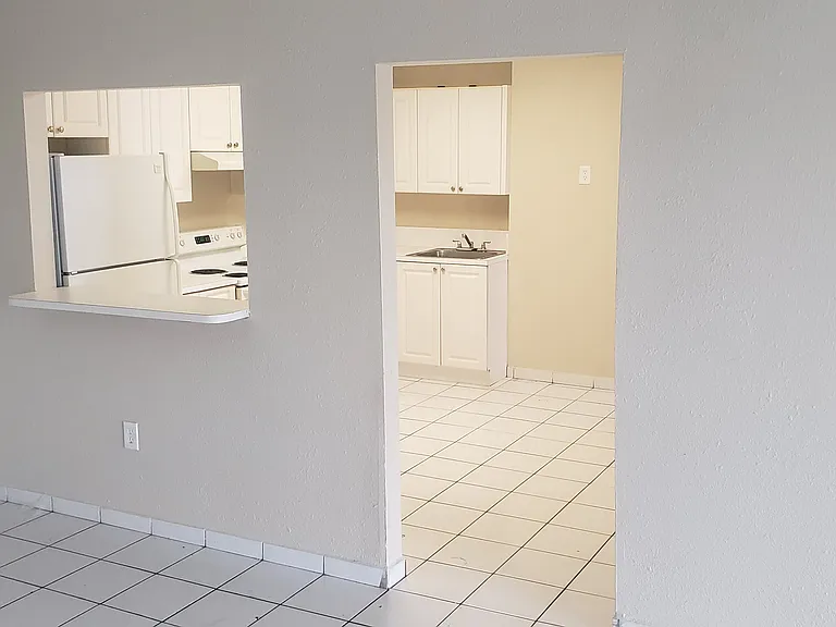 5100 SW 41st St #319 — Photo 22