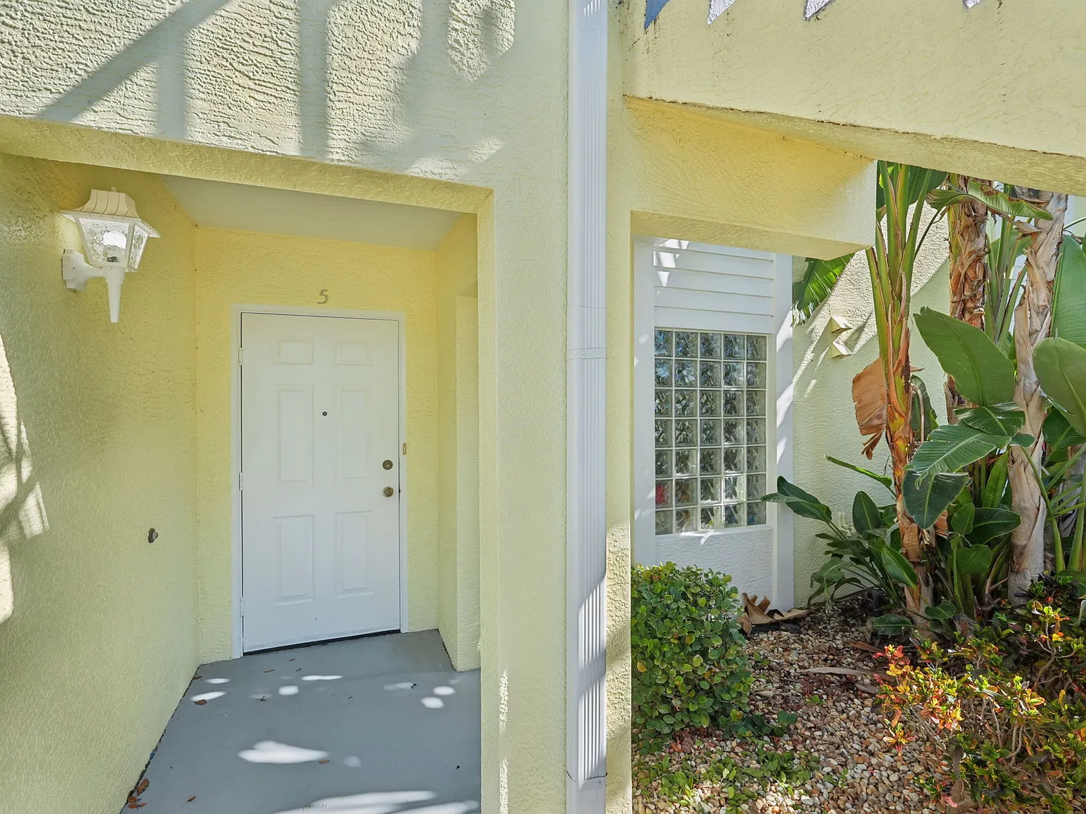 Cabana Club South Apartments — Photo 3