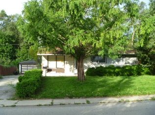 241 Rivers View Dr, Carpentersville, IL 60110