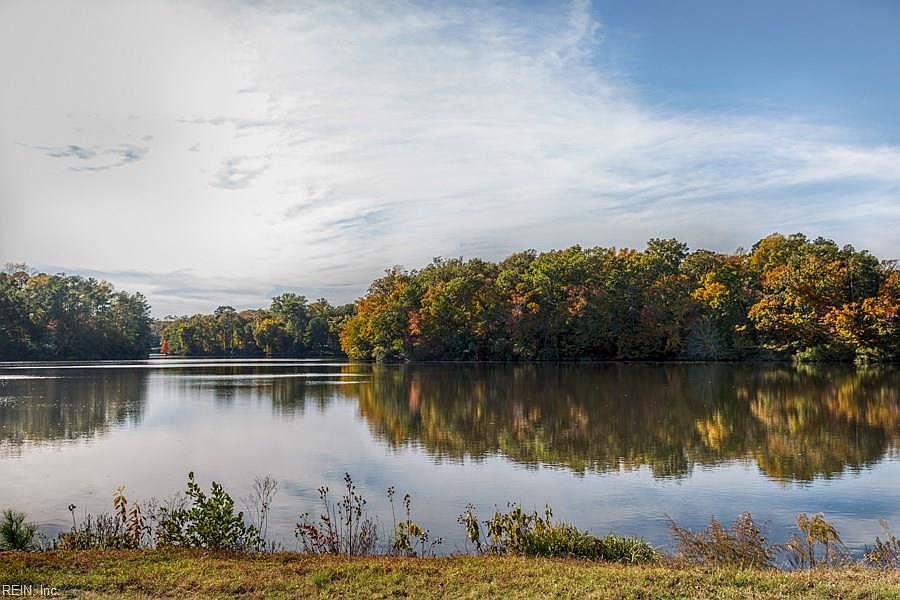2nd image of 221 Reservoir Ln