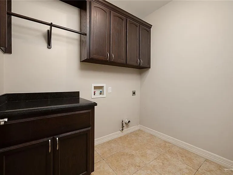 2612 Serrano St — Photo 11