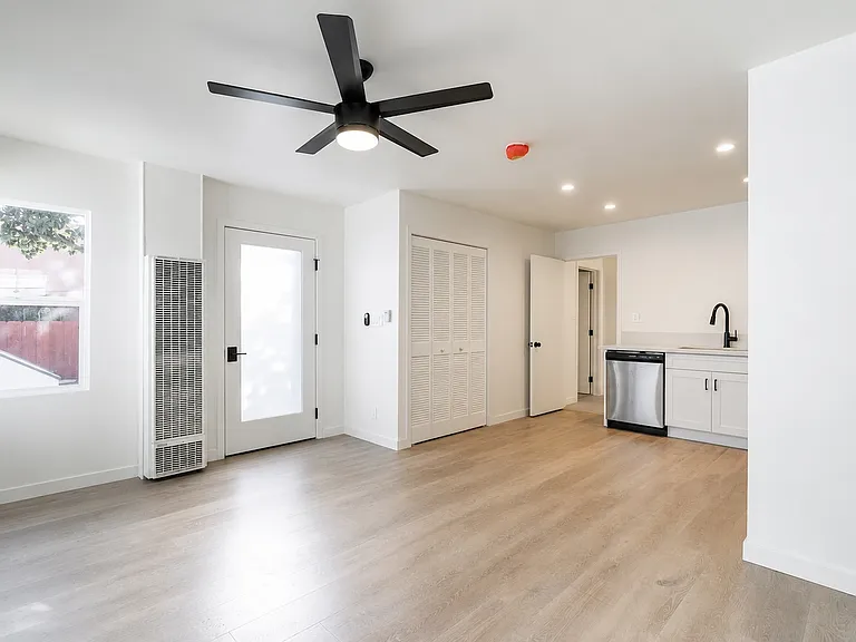 4511 Utah St — Photo 15
