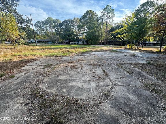 2nd image of Meadowbrook Rd