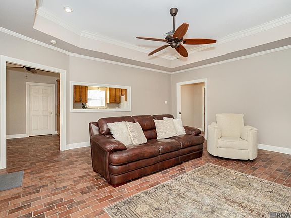 5th image of 2436 Oak Alley Dr